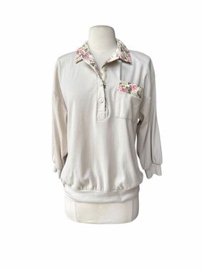 Late 80s K.T. Oversized Sports Poly/Cotton Light Beige Floral Print Trim Pullove